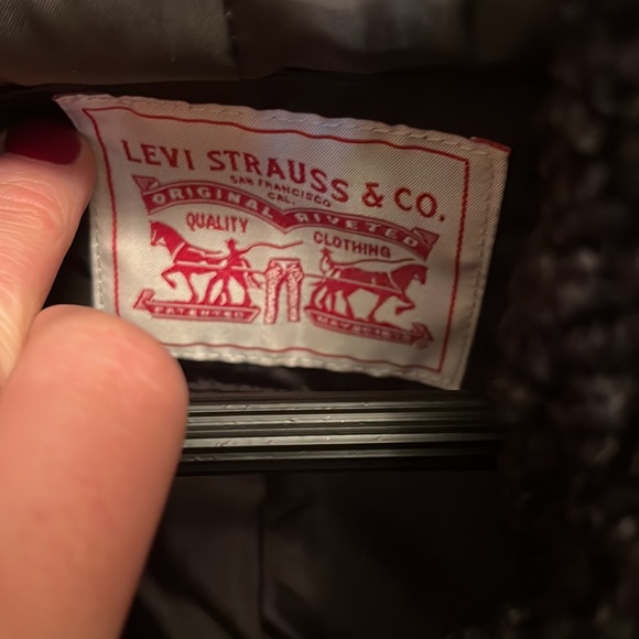 Gorgeous Levi Jacket! - Picture 3 of 6